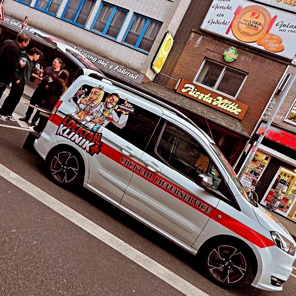 Mobile Cocktailbar der Cocktailklinik im Einsatz auf einem Event